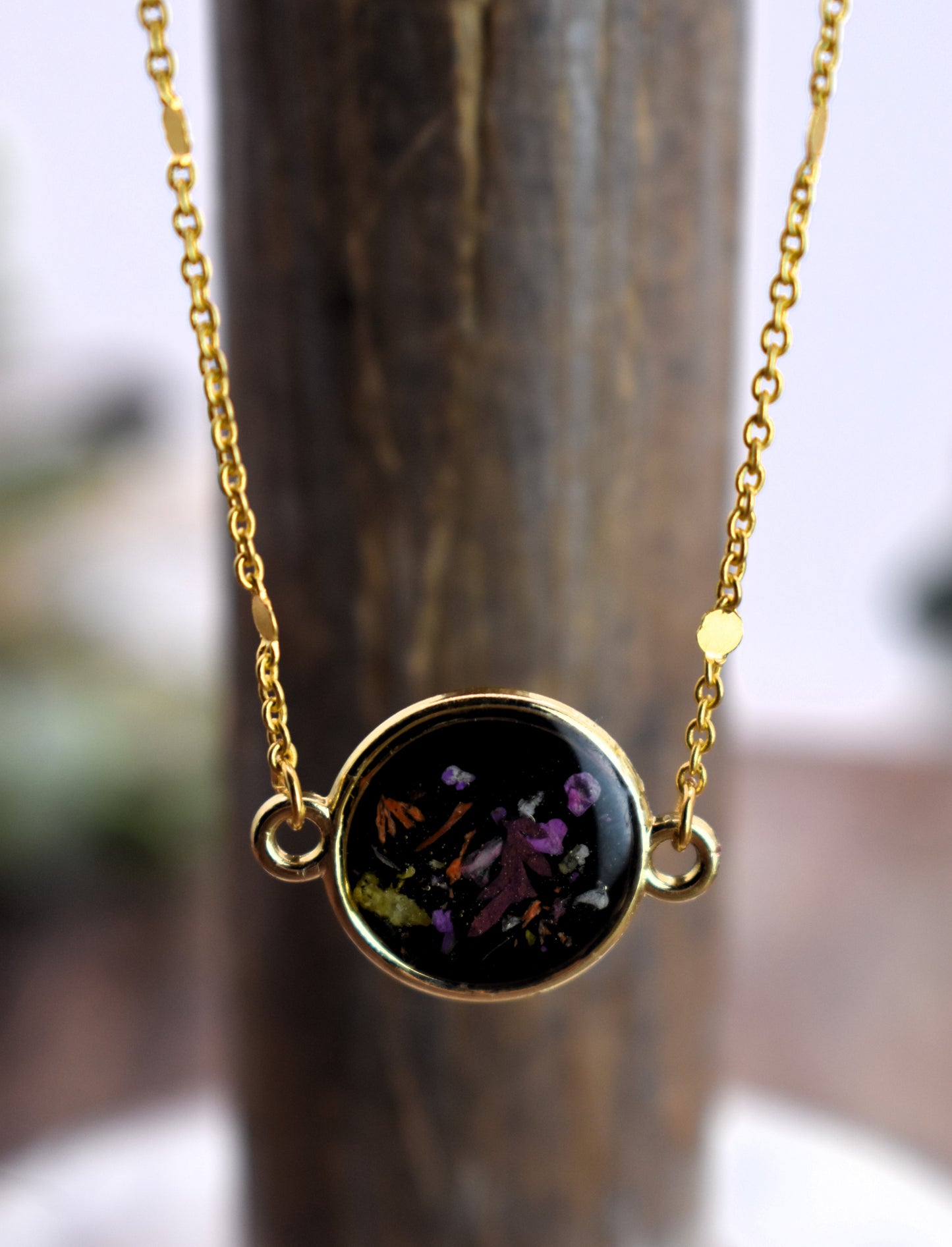Small Floral Round Fixed Pendant Necklace