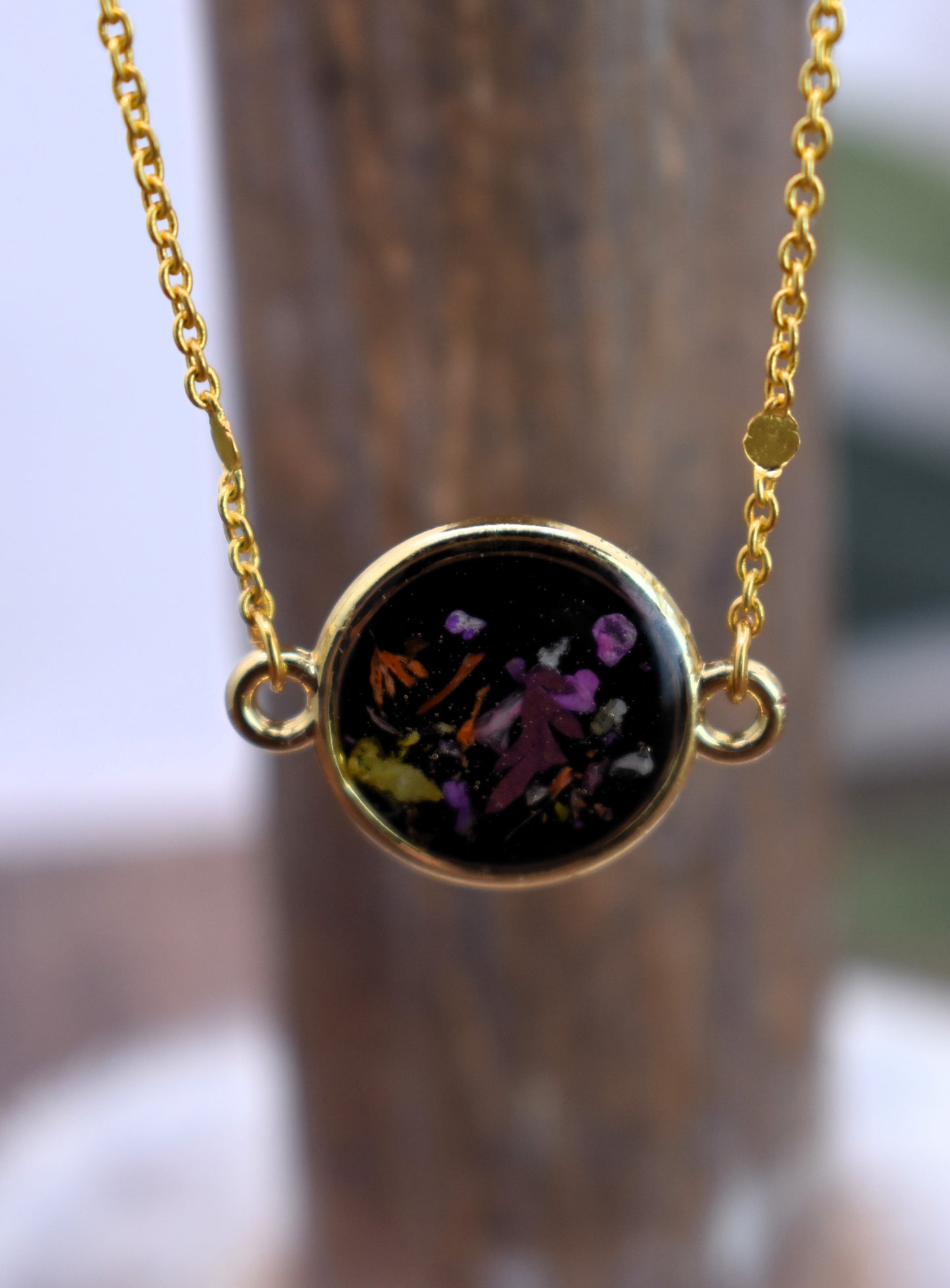 Small Floral Round Fixed Pendant Necklace