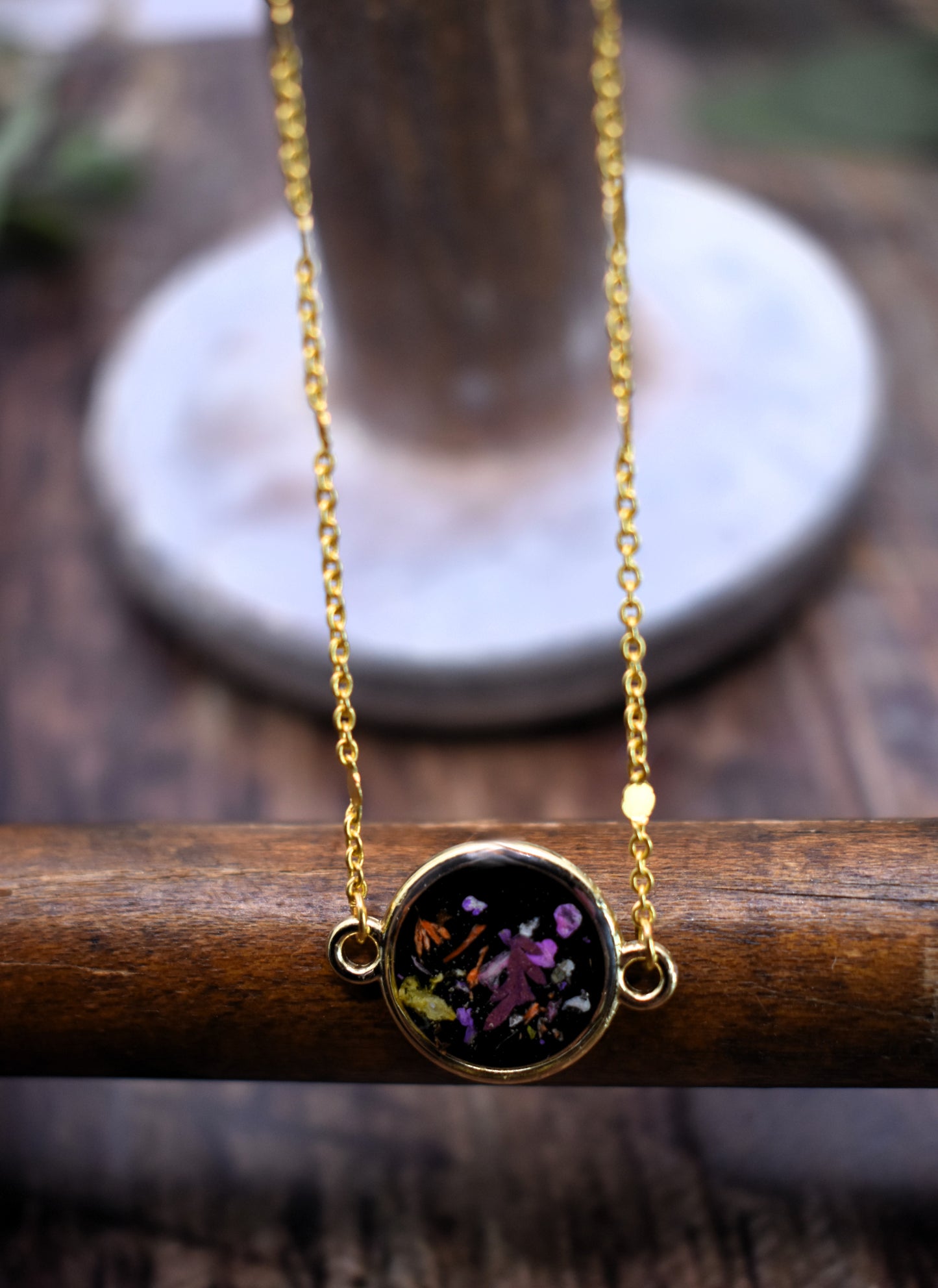 Small Floral Round Fixed Pendant Necklace